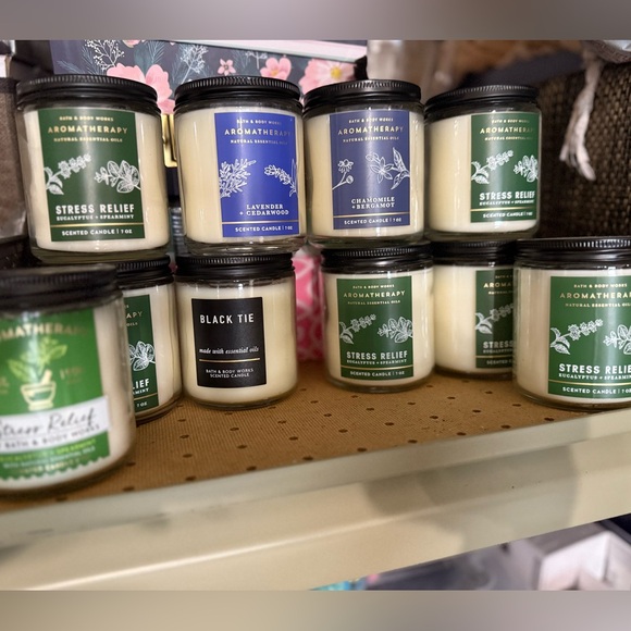 7oz bath body works candle - Picture 2 of 6